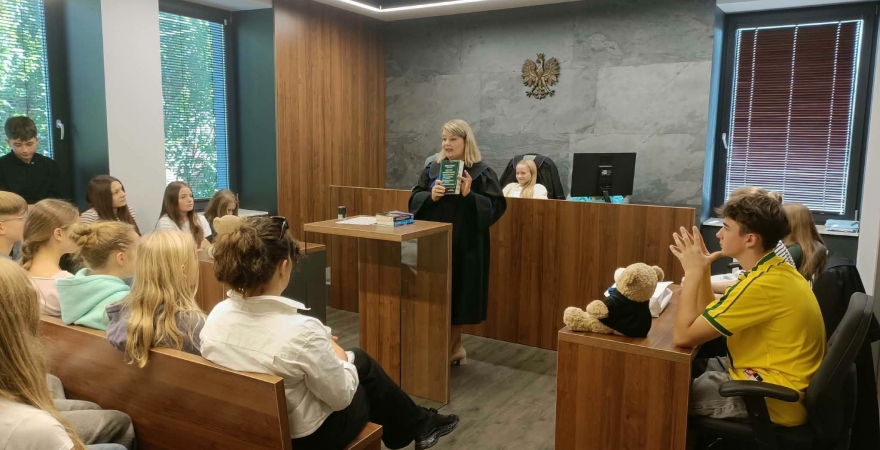 Uczniowie ze Szkoły Podstawowej nr 8 w Sanoku w OIRP w Rzeszowie